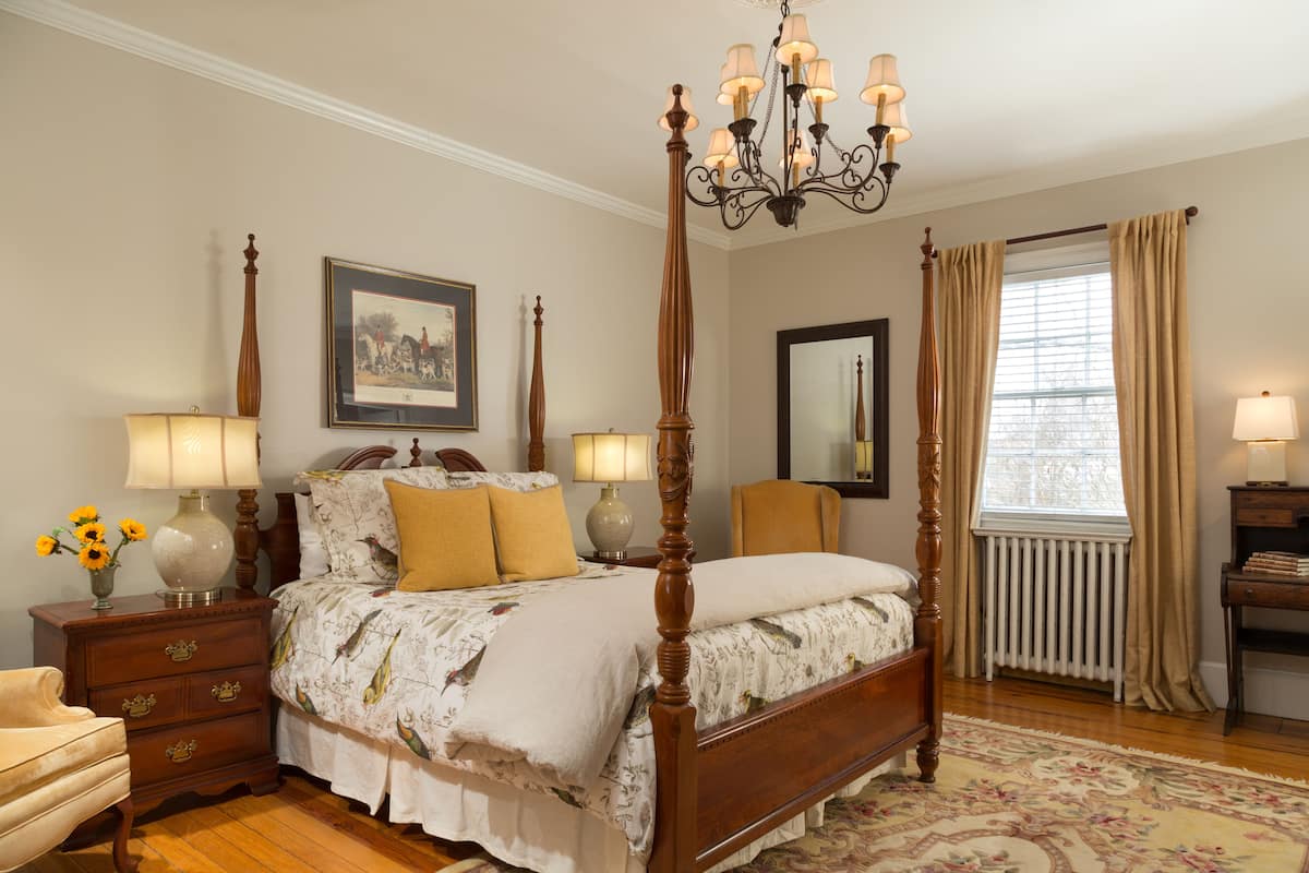 Shearer Suite | Individually decorated, individually furnished, free WiFi, bed sheets