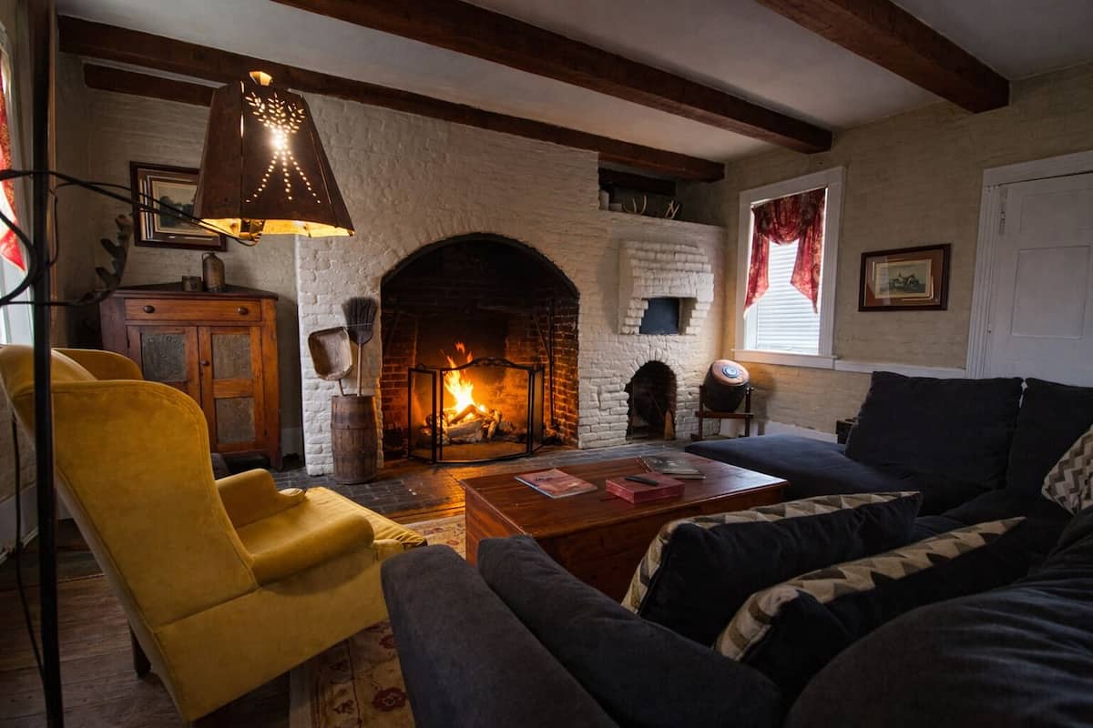 Signature Cottage (Summer Kitchen) | Individually decorated, individually furnished, free WiFi, bed sheets