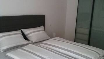 1 bedroom, WiFi, bed sheets