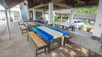 Breakfast, lunch, dinner served; Filipino cuisine