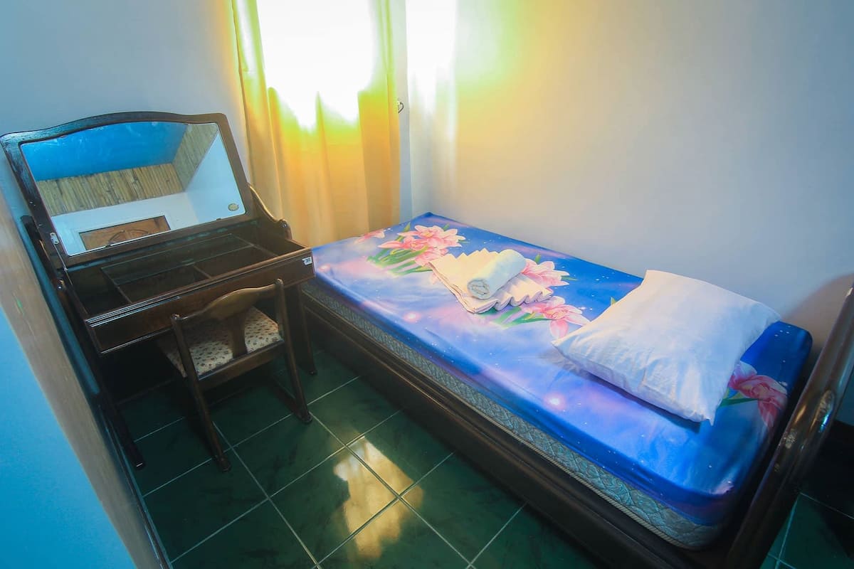 twin room | soundproofing, bed sheets, wheelchair access