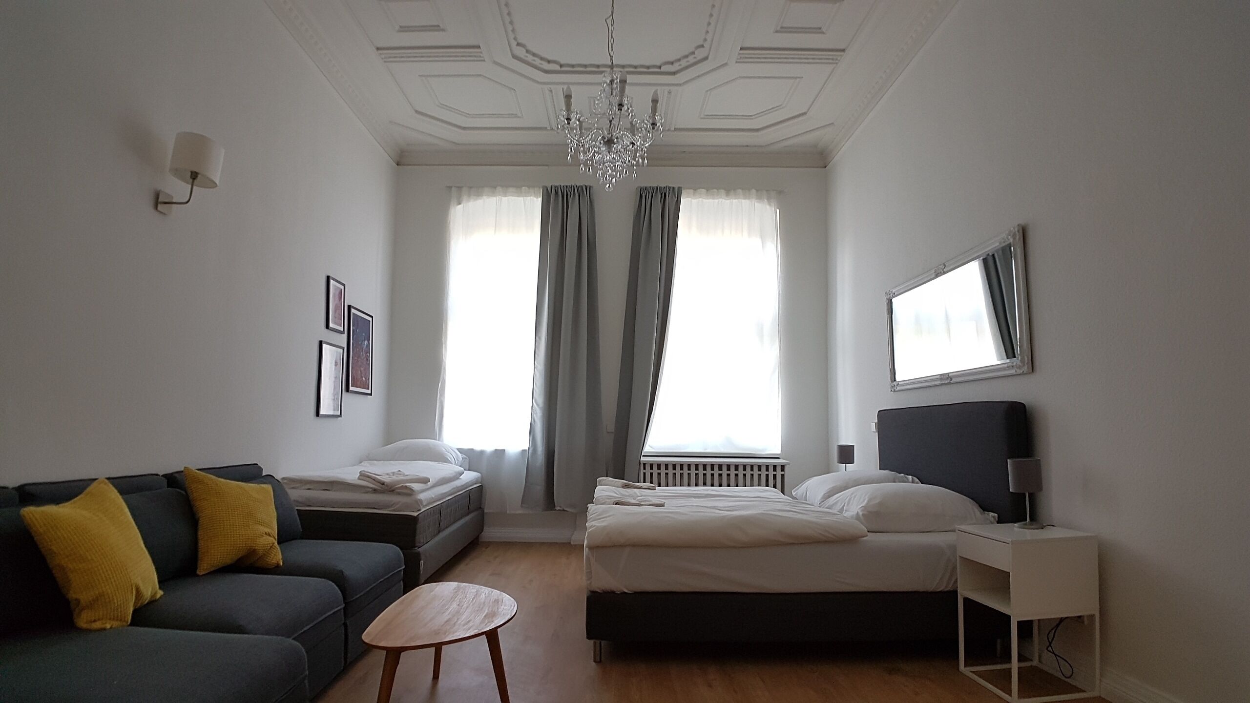 2 bedrooms, desk, iron/ironing board, WiFi