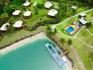 Pantai persendirian, bersnorkel, aktiviti berkayak, memancing 