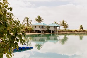 Deluxe Villa, Overwater | 2 bilik tidur, peralatan tempat tidur premium, bar mini 