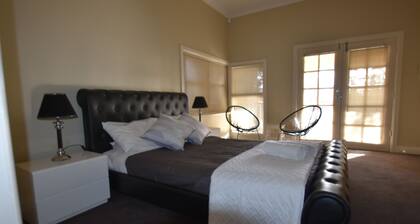 AAA City Fringe Apartments Adelaide