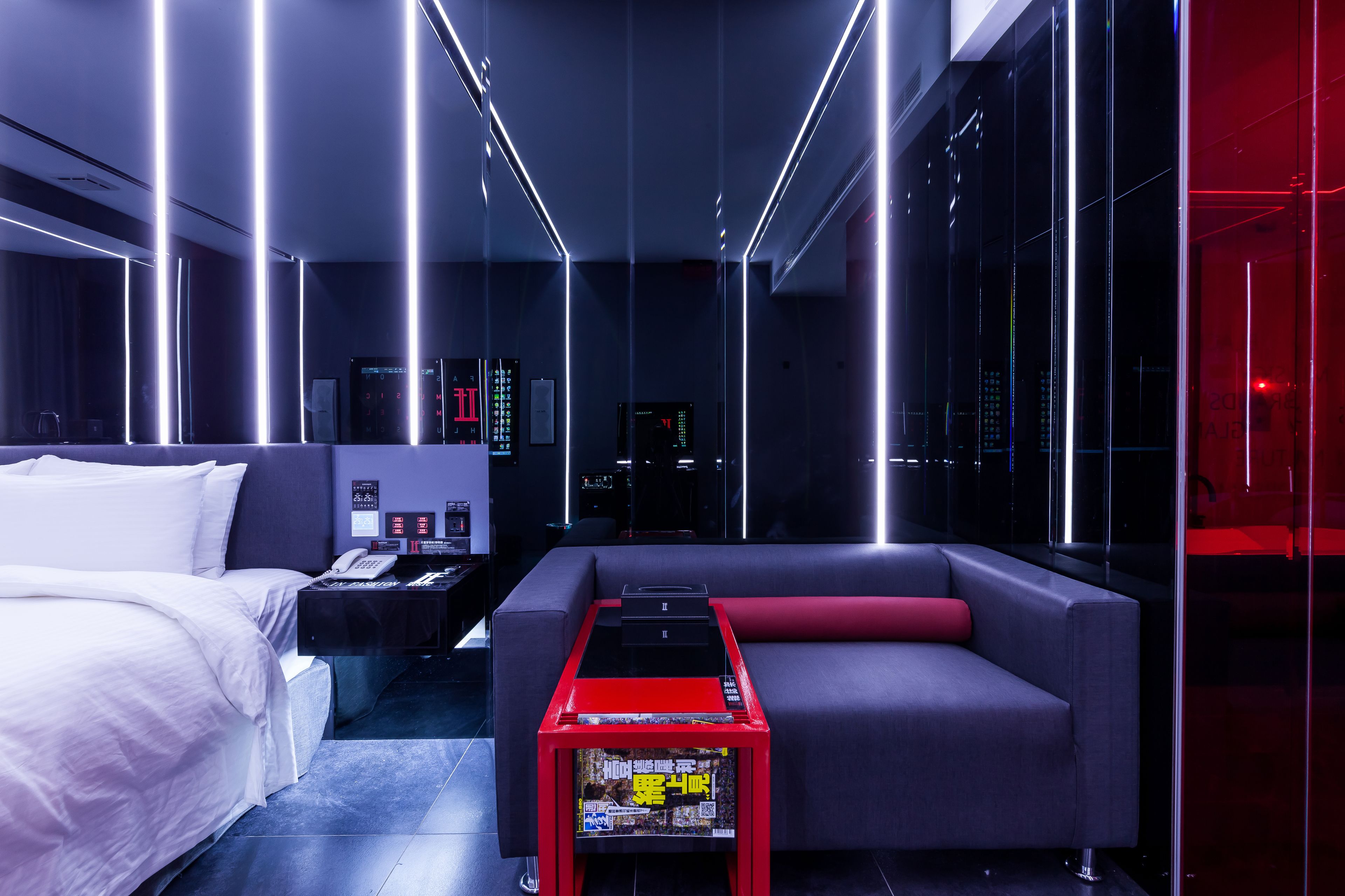 superior double room | down duvets, pillow-top beds, free minibar, desk