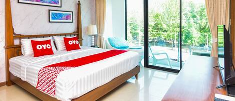 Deluxe Double Room, Sea View | Desk, free WiFi, bed sheets