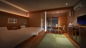 Japanese Western Style Twin Room with Open-air Bath (In Room Dinner) | In-room safe, free WiFi
