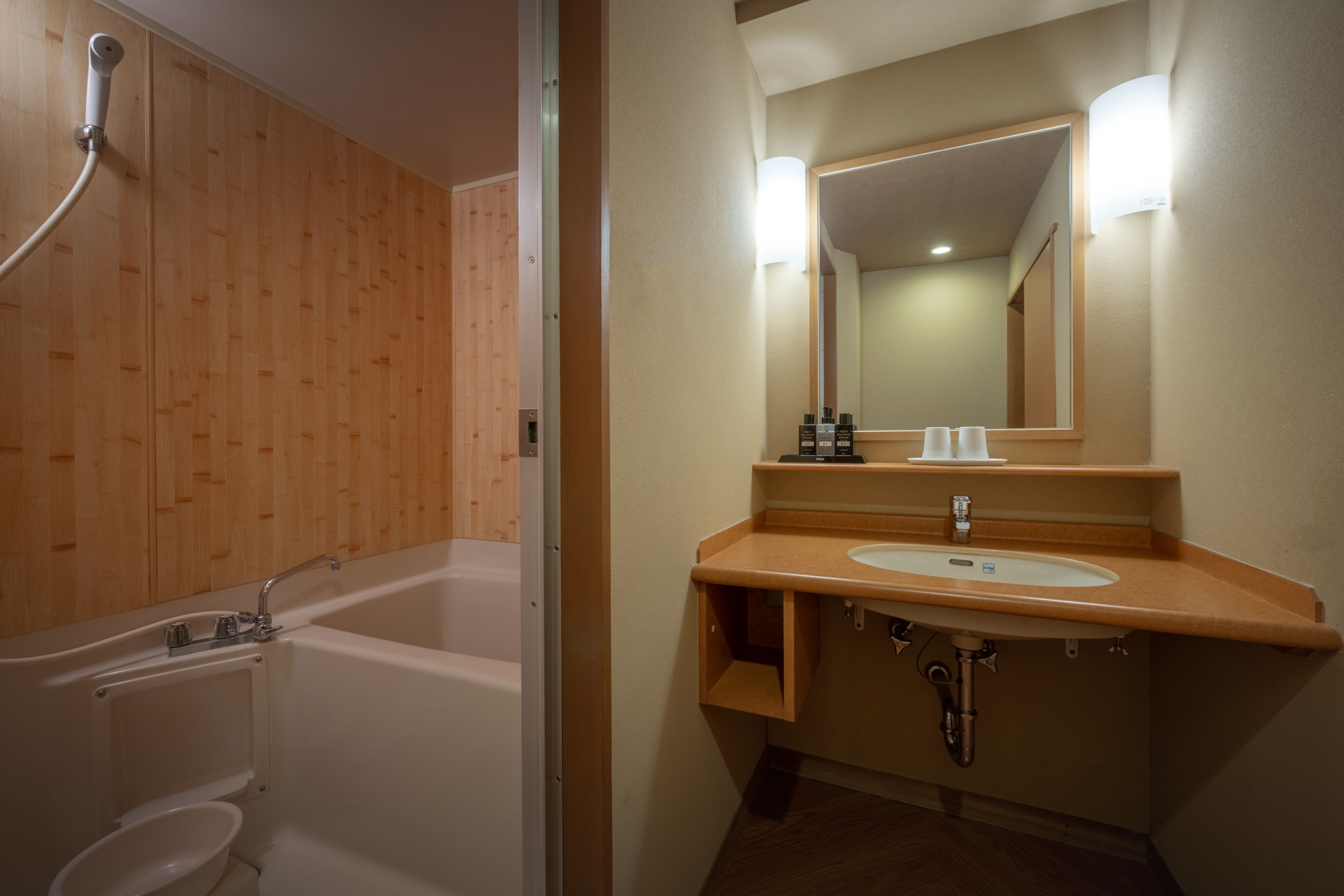 傳統客房 (Standard Japanese Style) | 浴室 | 免費梳洗用品、風筒、拖鞋、智能廁板座廁