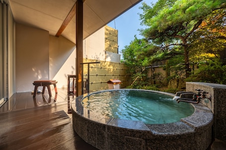 Japanese Style Room with Open-air Bath (Garden View, In Room Dinner) | In-room safe, free WiFi