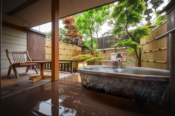 Japanese Style Room with Open-air Bath (Garden View, In Room Dinner) | In-room safe, free WiFi - Hagihimenoyu Eirakukan (Koriyama)
