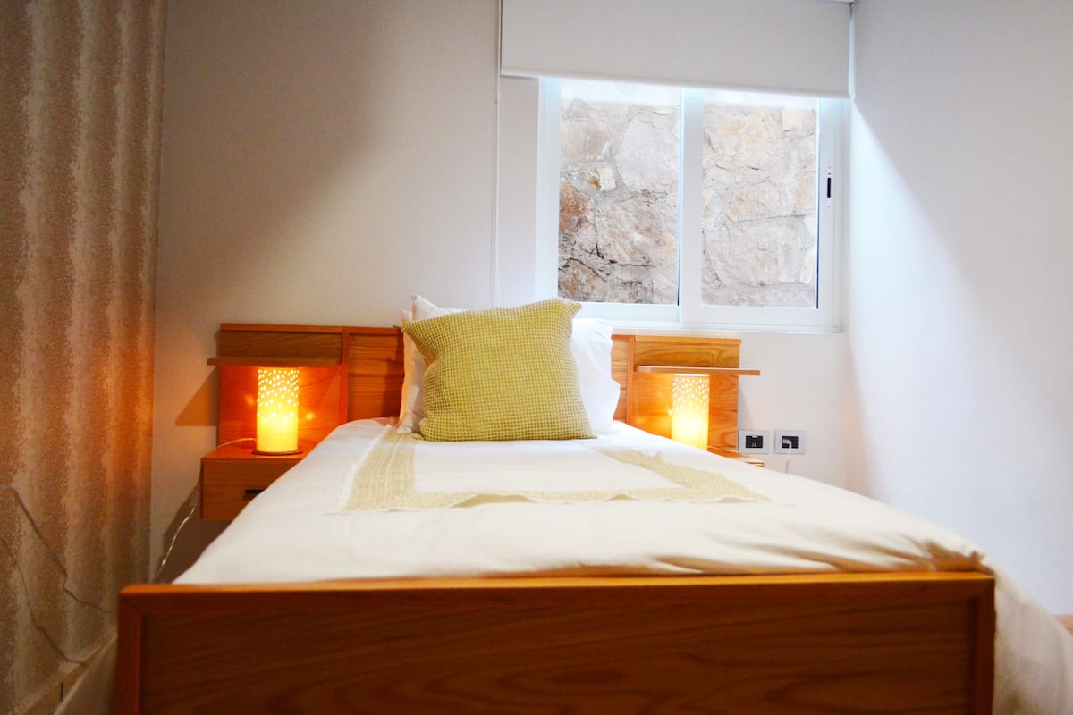 Suite, 3 Bedrooms, Non Smoking, Ensuite | Langsir/tirai gelap terus, Wi-fi percuma