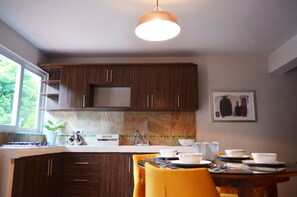 Suite, 3 Bedrooms, Non Smoking, 2 Bathrooms | Private kitchenette