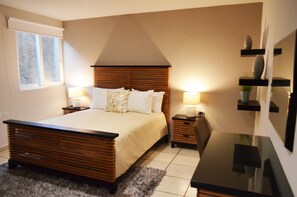 Suite, 3 kamar tidur, Bebas Asap Rokok, 2 kamar mandi | Tirai kedap cahaya dan Wi-Fi gratis