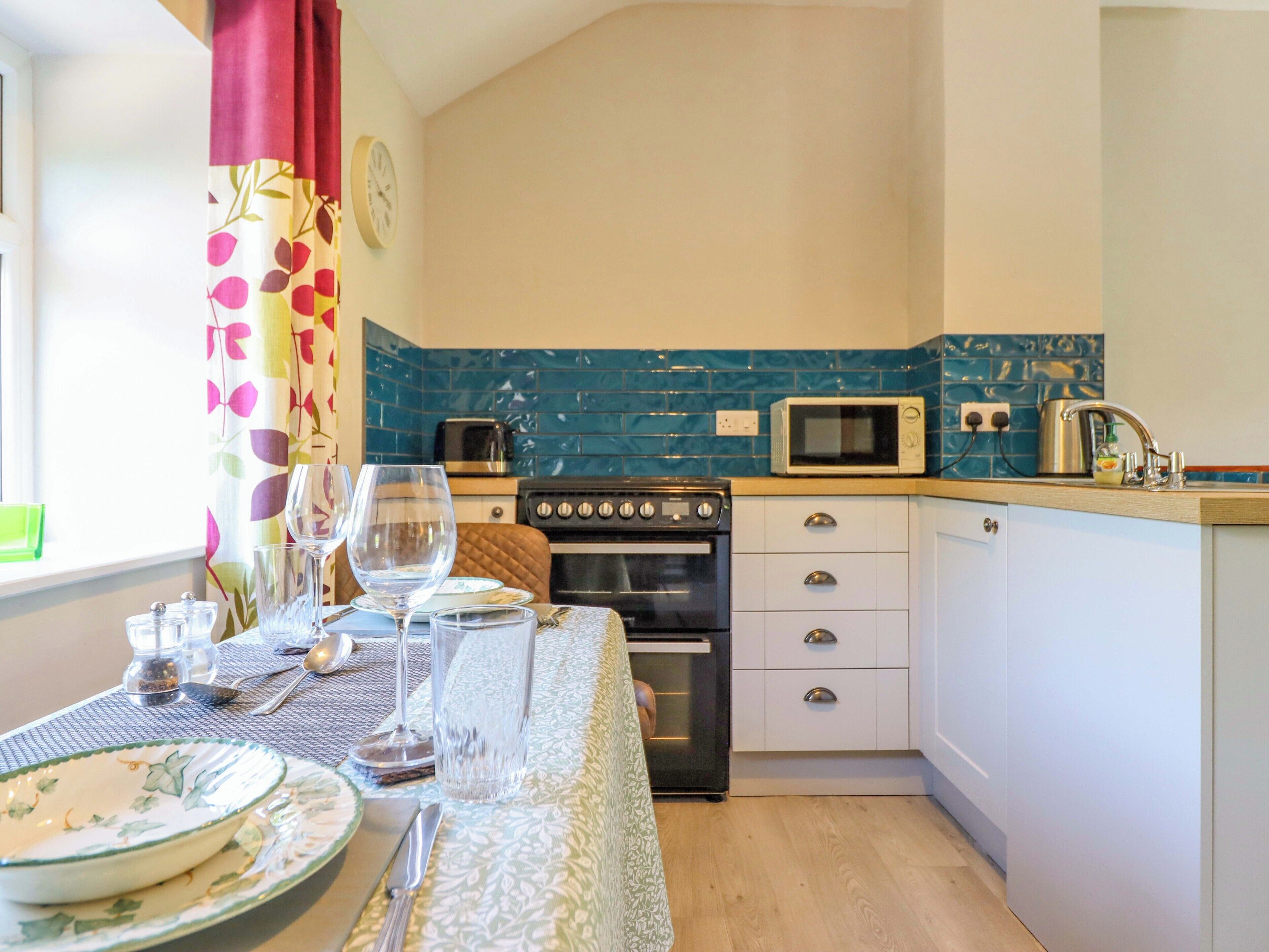 Cottage | Cuisine privée | Batterie de cuisine, vaisselle et ustensiles
