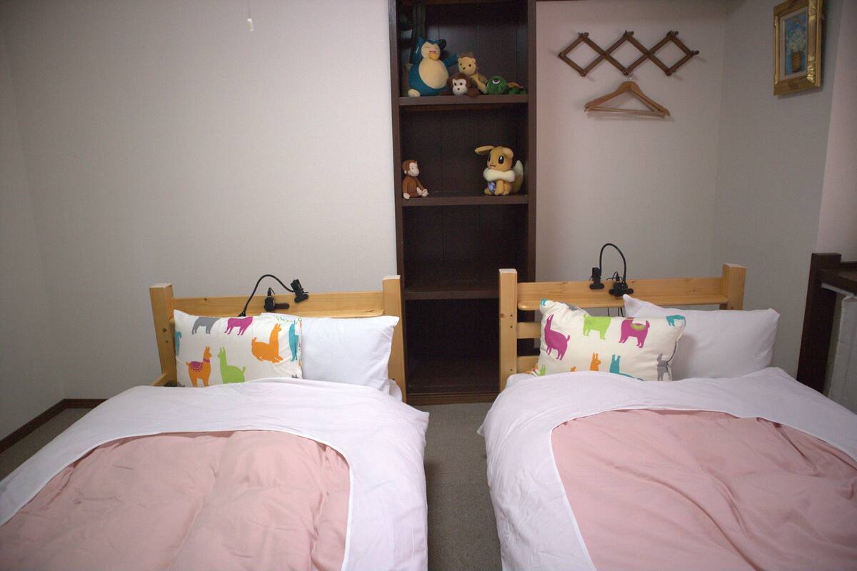 Basic Twin Room