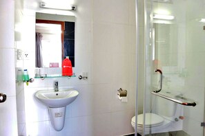 Ducha, artículos de higiene personal gratuitos y secador de pelo