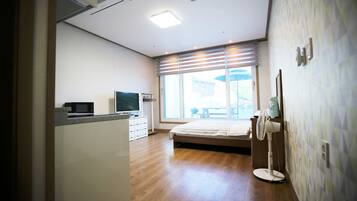 Standard Room | Soundproofing, free WiFi