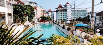 Amstellux Apartments