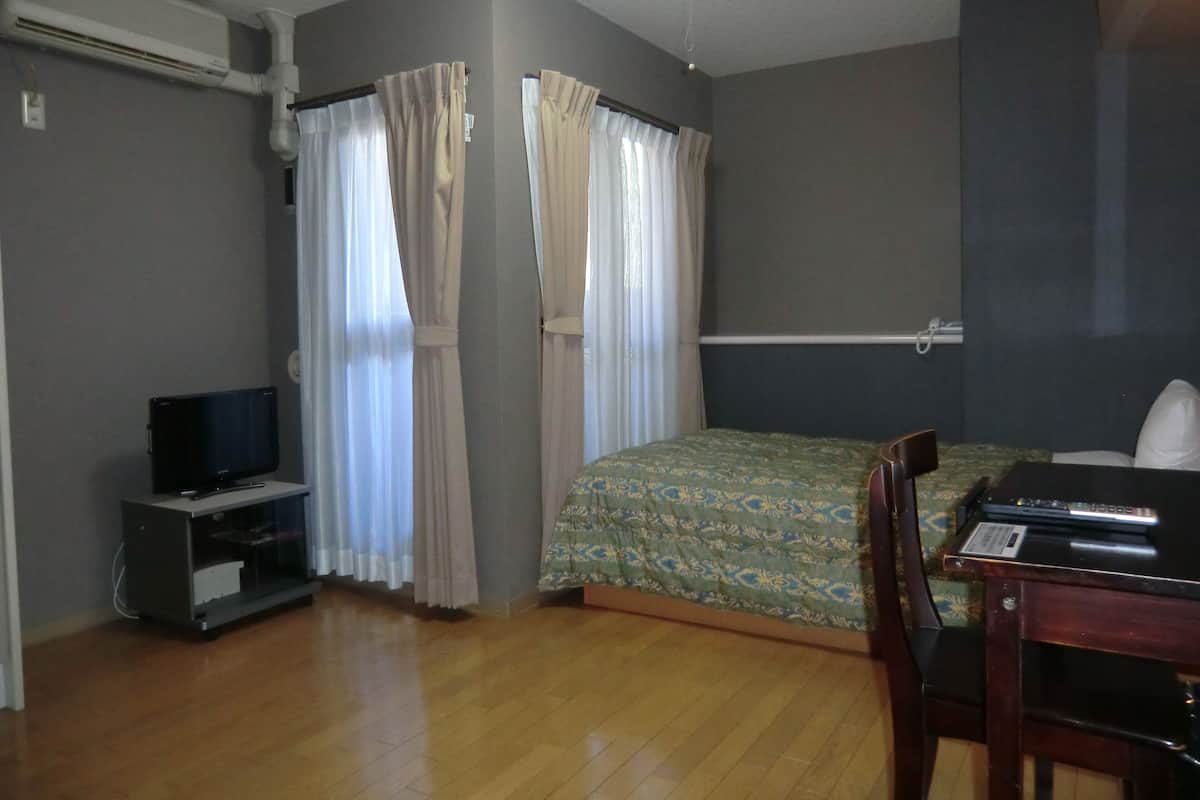 F Single Room, Smoking | Free WiFi, bed sheets