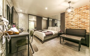 Deluxe Room, 1 Double Bed, Non Smoking, Jetted Tub