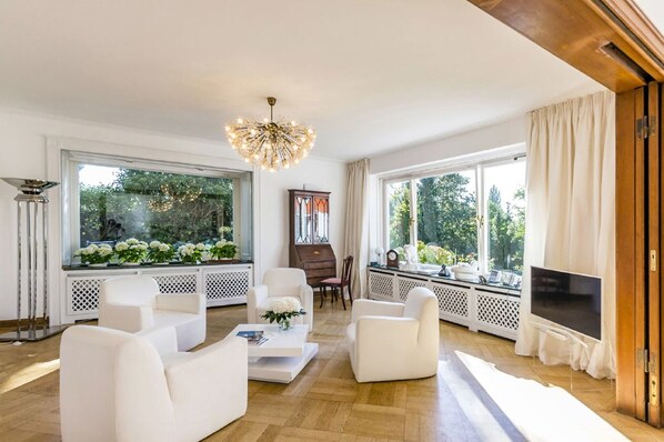 Flat-screen TV - Hotel Villa Falkenberg (Düsseldorf)