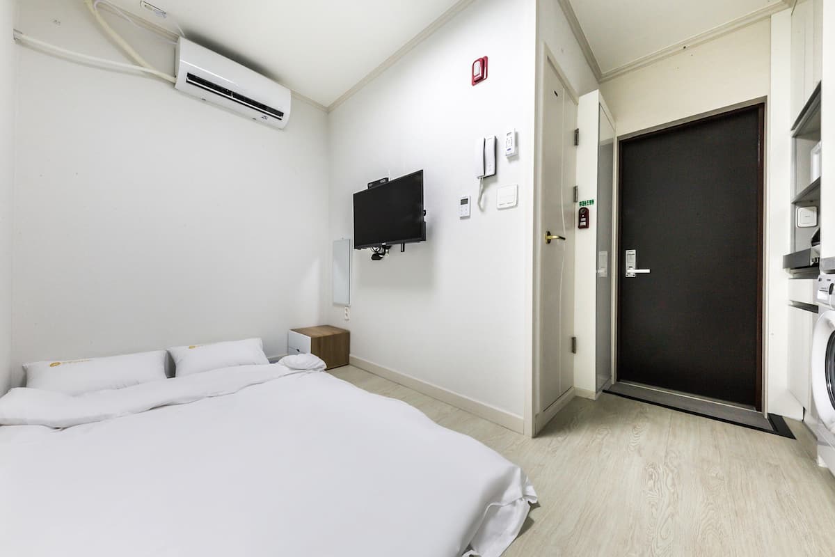 Traditional Room (Ondol) | Soundproofing, free WiFi