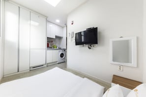 Chambre Tradition (Ondol) | Cuisine privée | Réfrigérateur, micro-ondes, plaque de cuisson, bouilloire électrique