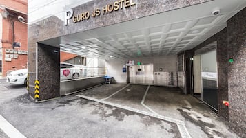Parking gratuit, parking avec voiturier