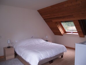 Ferienhaus, 4 Schlafzimmer, Nichtraucher | Bügeleisen/Bügelbrett, Bettwäsche