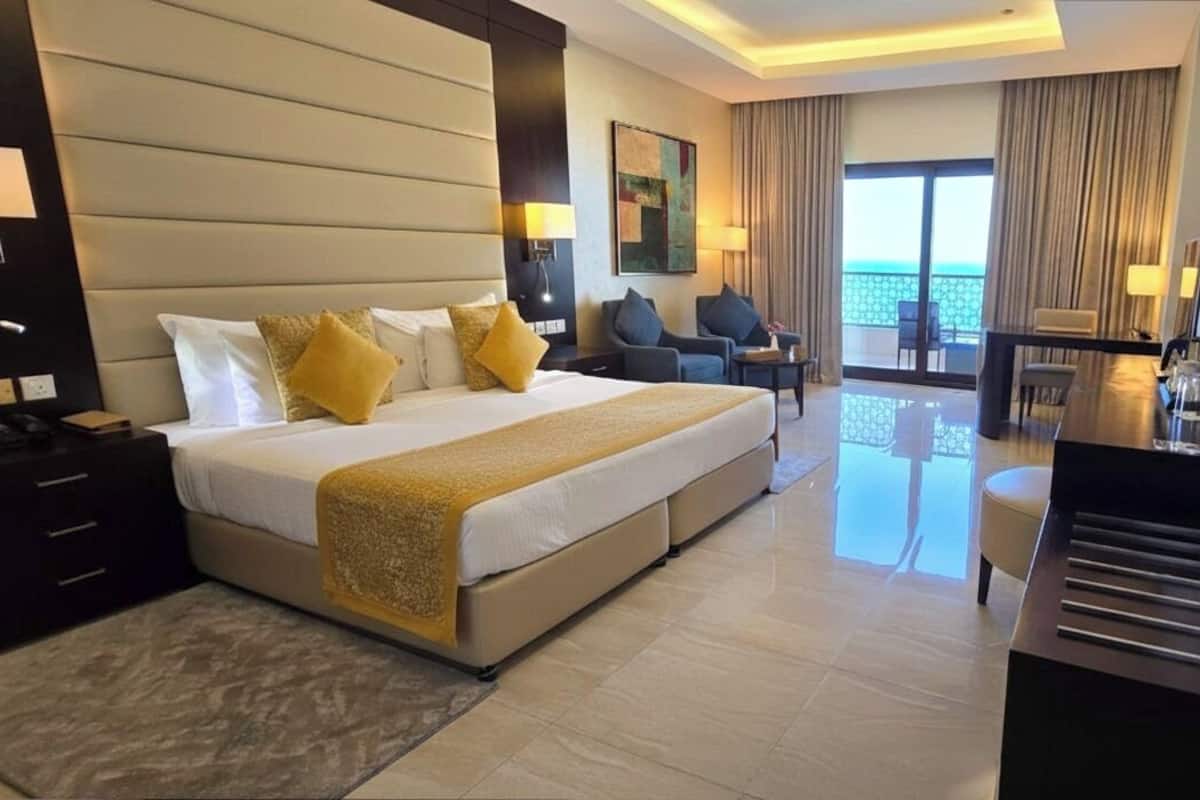 Deluxe Room, 1 King Bed, Marina View