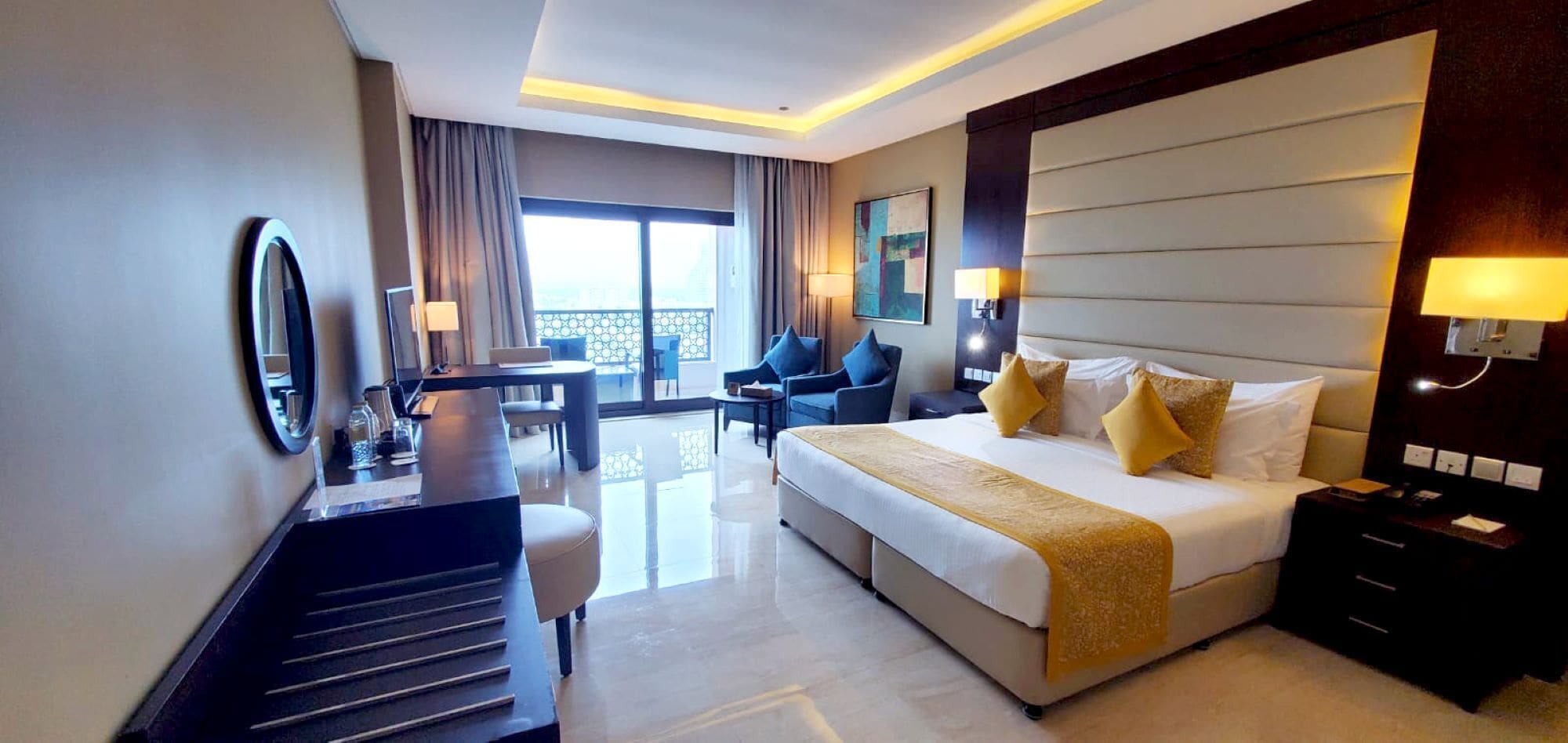 Kamar Double Deluks, 1 Tempat Tidur King, pemandangan laut | Brankas, meja kerja, kedap suara, dan Wi-Fi gratis