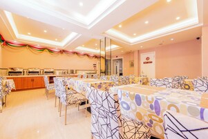 Breakfast served, Chinese cuisine