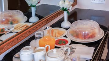 Daily buffet breakfast for a fee