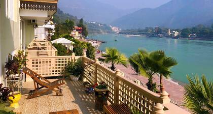 Yog Niketan by Sanskriti