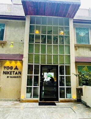 Property entrance - Yog Niketan by Sanskriti (Narendranagar)