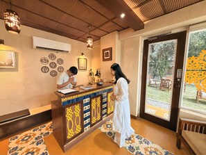 Aromatherapy, deep-tissue massages, Swedish massages, facials
