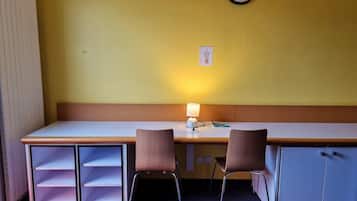 Zimmersafe, schallisolierte Zimmer, kostenloses WLAN, Bettwäsche