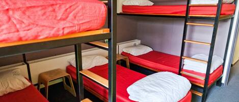 Zimmersafe, schallisolierte Zimmer, kostenloses WLAN, Bettwäsche