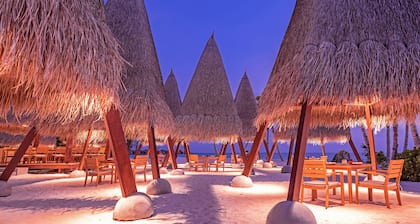 Heritance Aarah - Premium All Inclusive - 40 Minutes away from Male by Seaplane