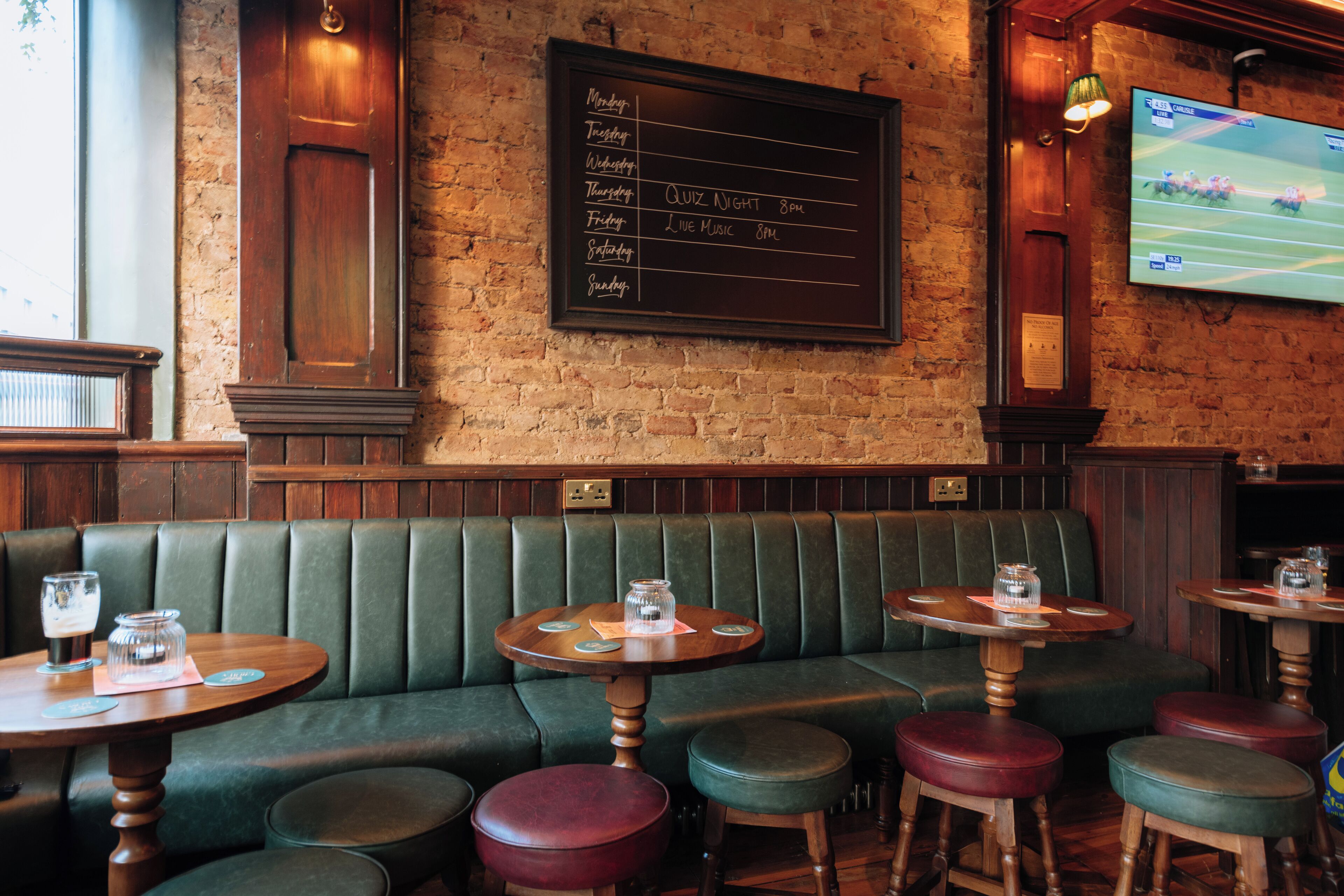 Photo - The Crown Pub & Guesthouse