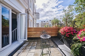 Double Room, Terrace (Room 1) | Terrace/patio - The Crown Pub & Guesthouse (London)