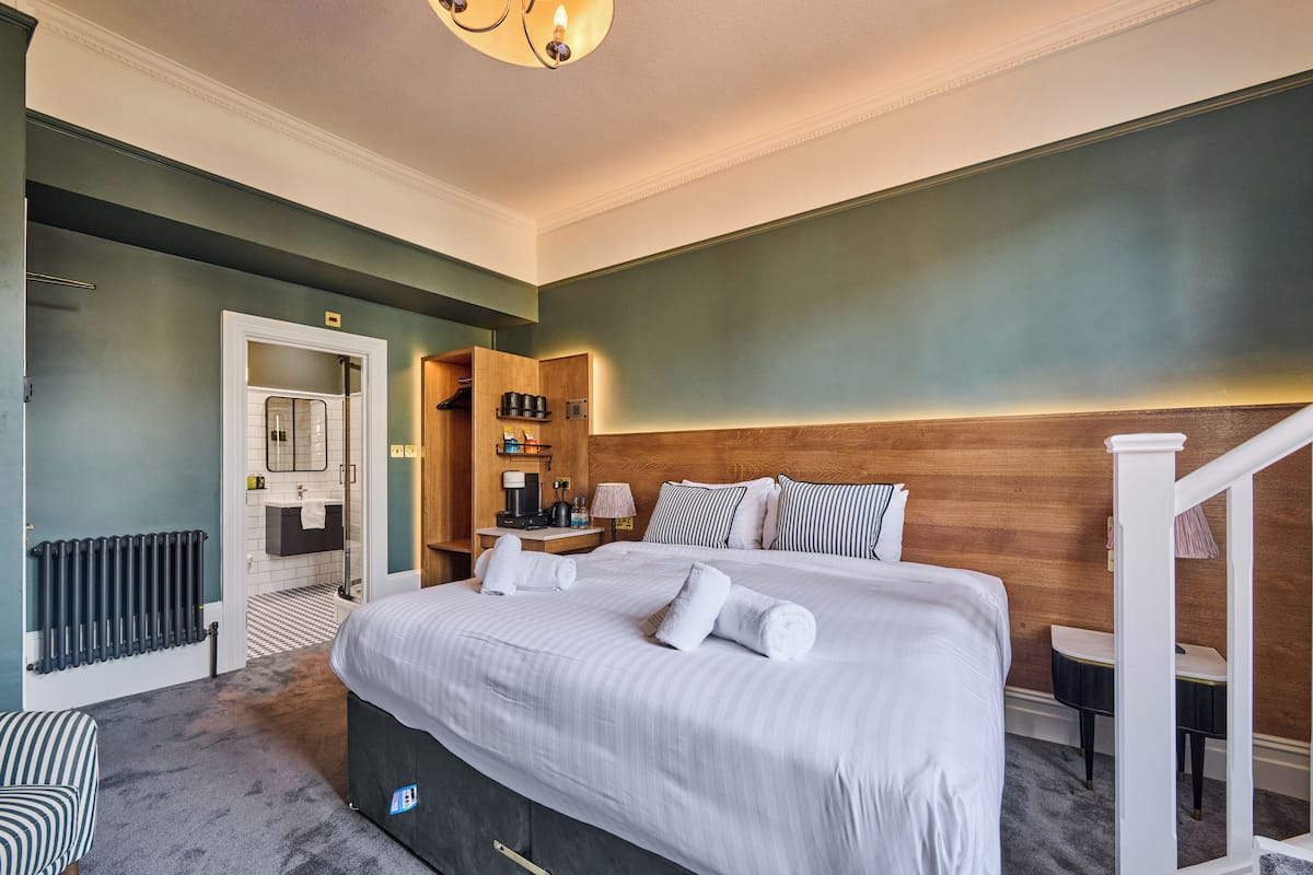 Double Room, Terrace (Room 1) | Individually decorated, individually furnished, desk, iron/ironing board