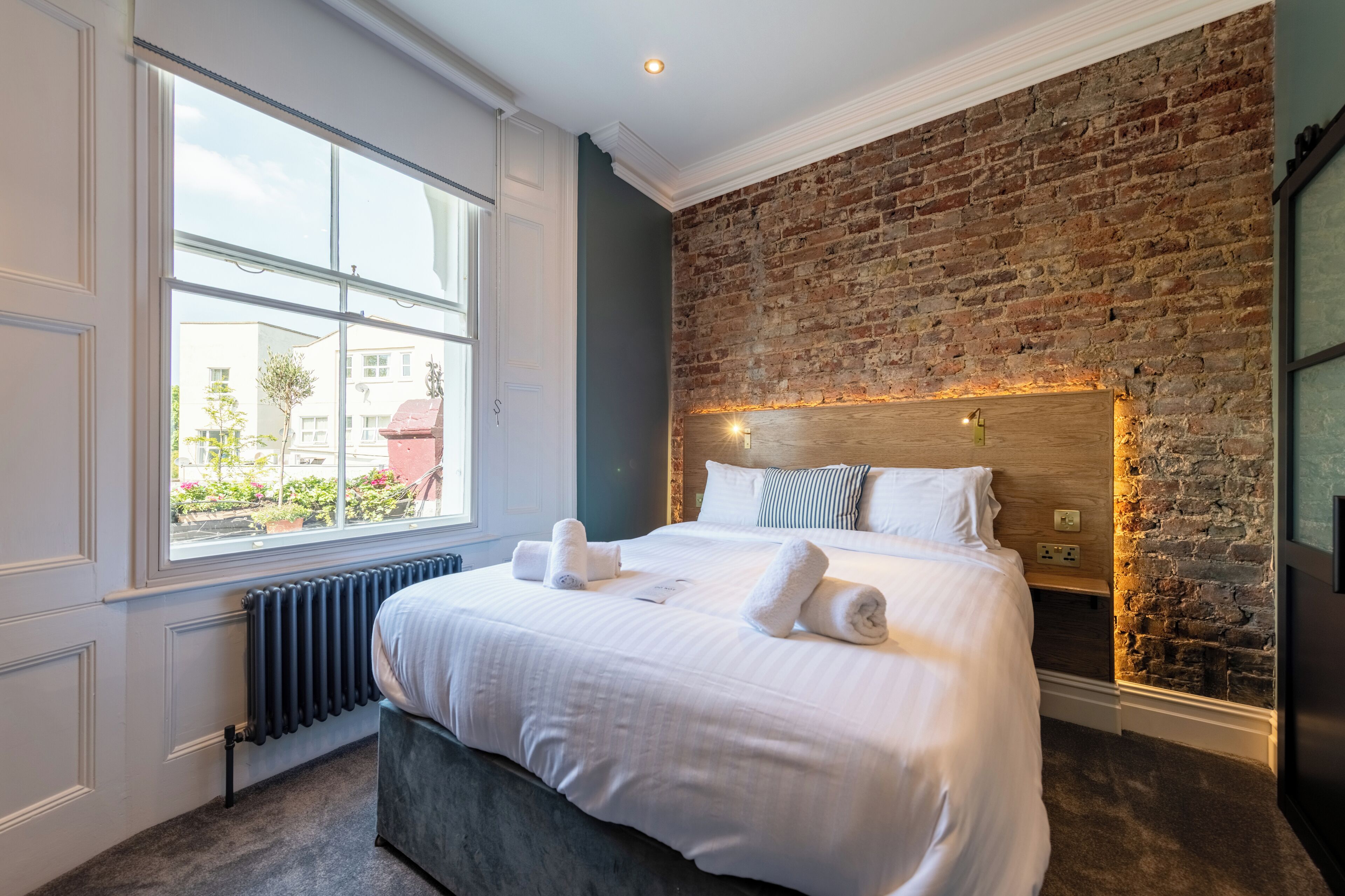 Foto - The Crown Pub & Guesthouse