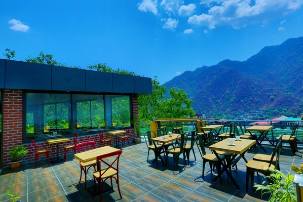 Restaurant - Hotel Peepal Tree (Narendranagar)