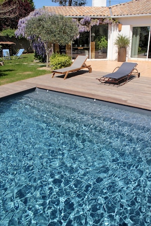 Seasonal outdoor pool