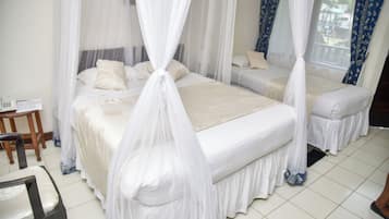 1 bedroom, premium bedding, down comforters, memory foam beds
