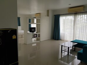 Deluxe Apartment | Free WiFi - Arun Seaview (Si Sunthon)