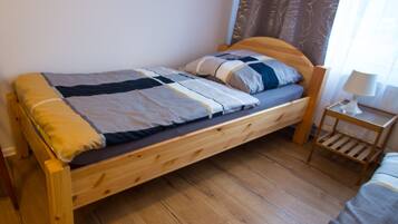 Basic Studio | Desk, blackout drapes, iron/ironing board, free WiFi