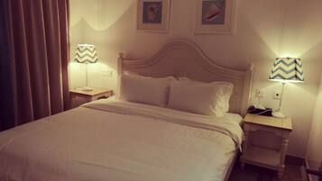 Deluxe-Suite, Mehrere Betten, Nichtraucher | Schreibtisch, Verdunkelungsvorhänge, kostenloses WLAN